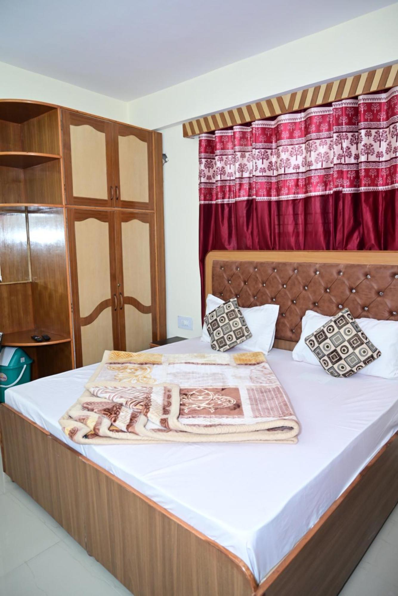 Krishna B&B Near Mall Road Shimla Exterior photo